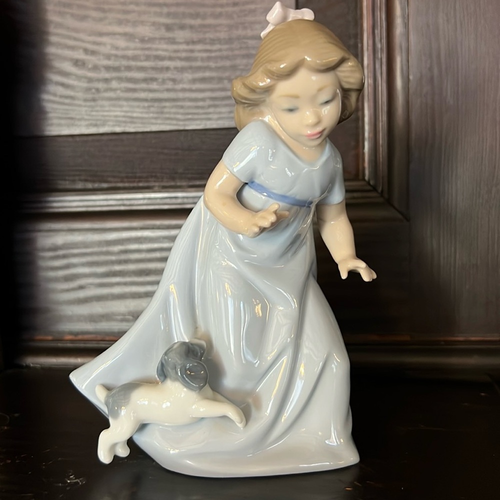 Lladro Nao Daisa 1987 Figurine